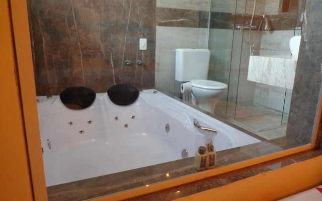 Monte Verde Inn Suítes com Hidromassagem dupla