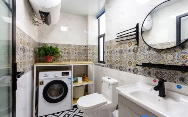 Streamland – Bathroom – Zhangjiajie