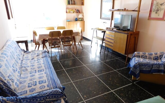 Appartamento Luminoso con Vista Mare