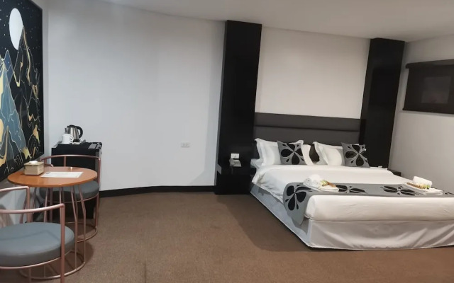 Dancenter Boss Hotel Near Clark International Airport