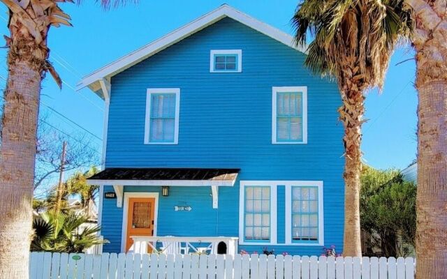 Seaglass 4 Bedroom Home by Redawning