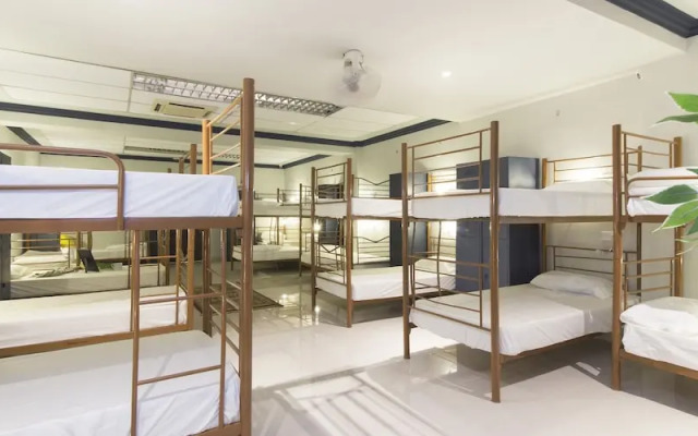 ZEN Hostel The Bed Station