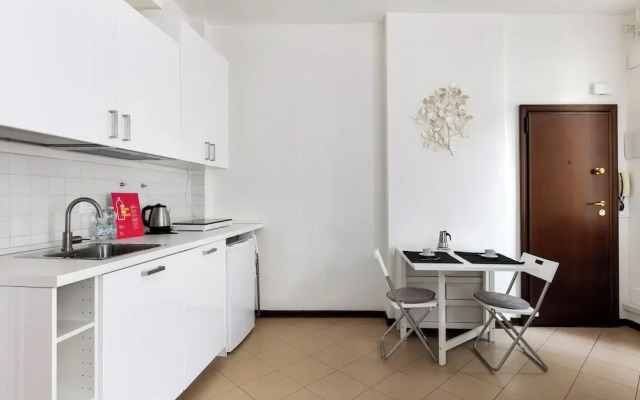 White Leaves Studio by Wonderful Italy