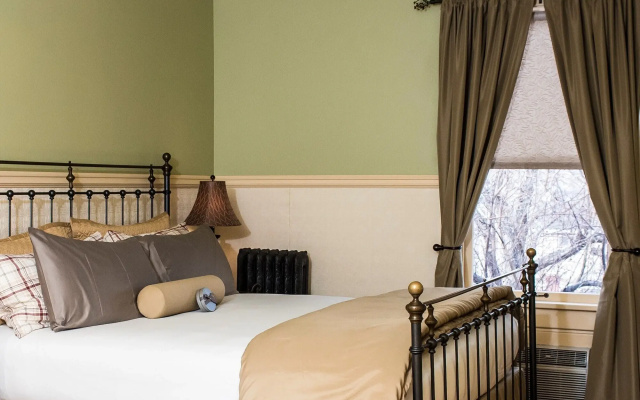 Chamberlin Inn Cody