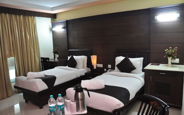 Foxoso Taj View Hotel
