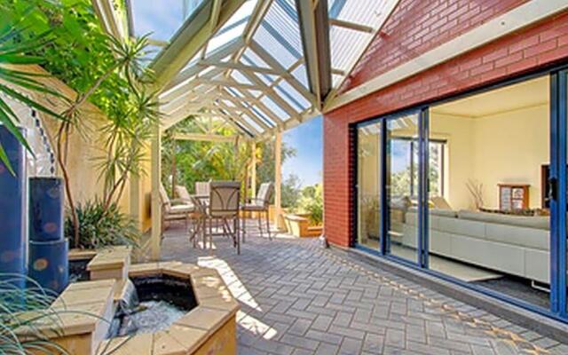 Michelles Garden Apartments Adelaide