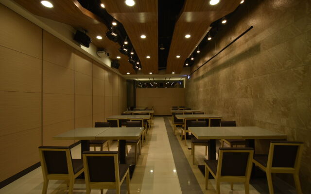 FM Hotel
