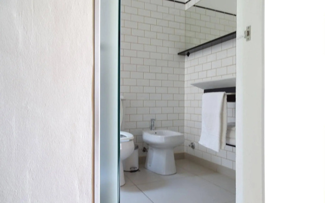 Sacha Mistol Art Hotel