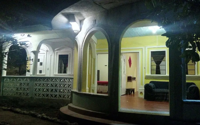 Relax House