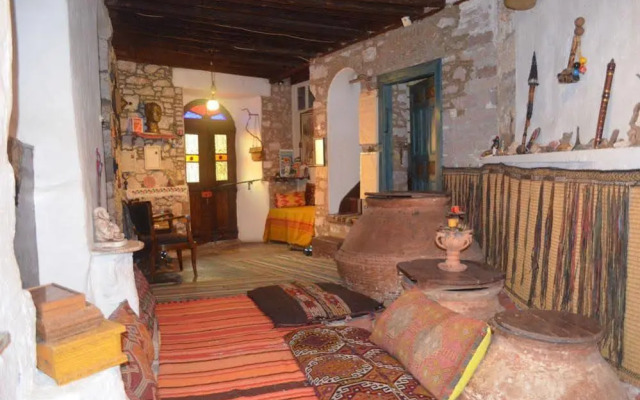 Taksiyarhis Pension