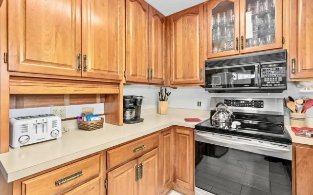 Macmillan Dog-friendly Vacation At Windcliff 4 Bedroom Home by RedAwning