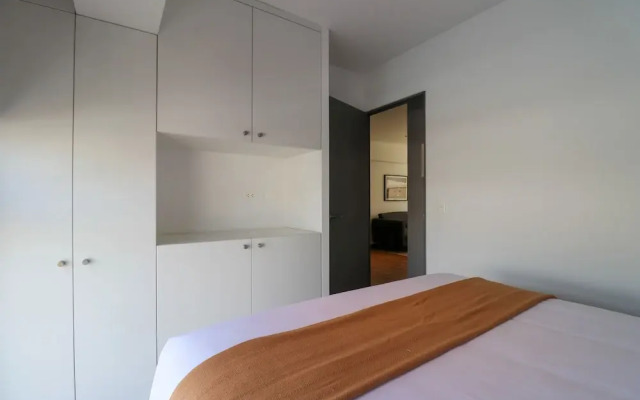 w Resplendent 2BR w Great Balcony in San Isidro