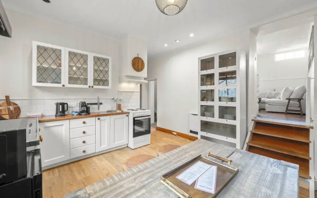 Stylish 3 Bedroom Townhouse - Hobart CBD
