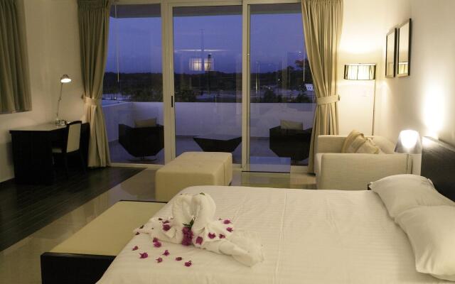 Playa Blanca Beach Resort - All Inclusive