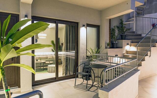 Noemie Apartments