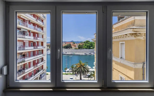 Sea View Apartment Zara Bruna
