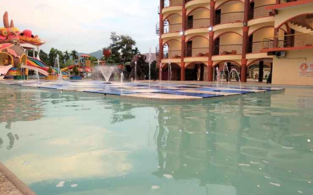 Hotel & Villa Gunung Jempol – Pool – Singkawang