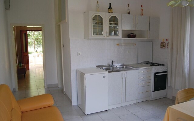 Amazing Apartment in Supetar With 1 Bedrooms and Wifi