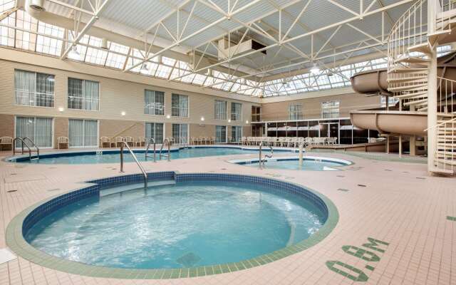 Clarion Hotel & Suites