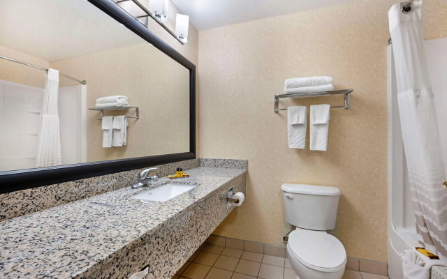 Best Western Plus Howe Inn