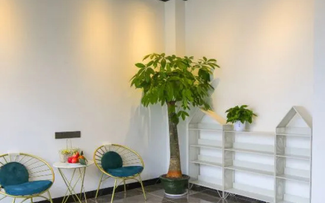 Yangshuo Monsoon Homestay (Eternal Scenery District Branch)