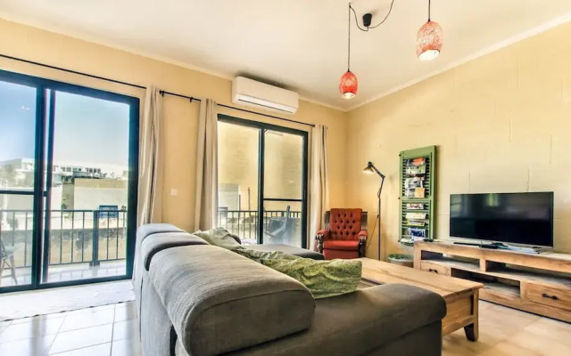 Retro Designer Homelike Apartment - Close to Beach