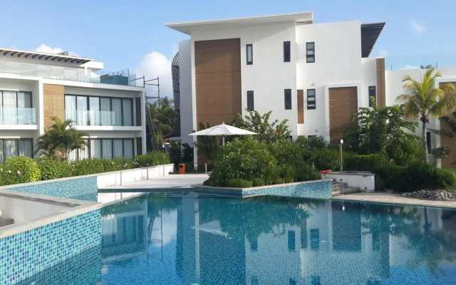 Villasun Seafront Apartment at Cap Ouest
