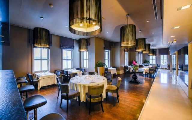Ajia Hotel - Special Class