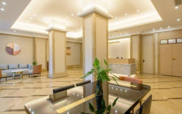 Radow Hotel (Yichang Binjiang Pedestrian Street)