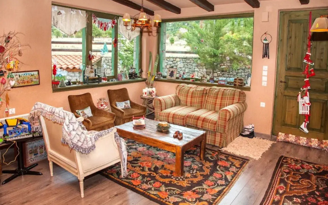 Utopia Mountain Chalet