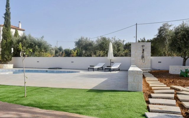 Beach Front Villa Katrin