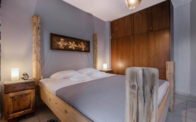 Varousi.Traditional house in old town of Trikala 1