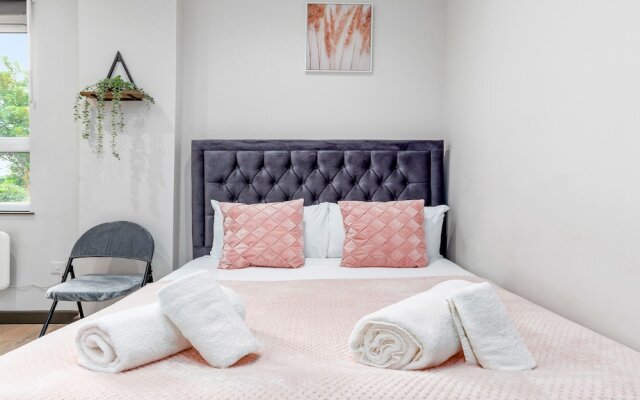 Serviced Ensuite Room Studio Sydenham London Se26