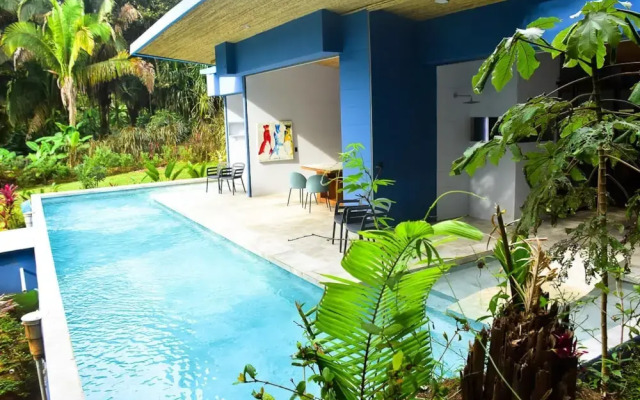 2BR Fabulous Blue House Near Quepos MA