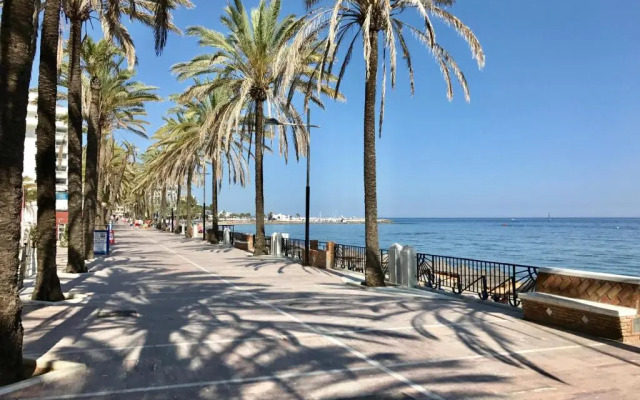 GRAN MARBELLA APARTMENTS by Coral Beach