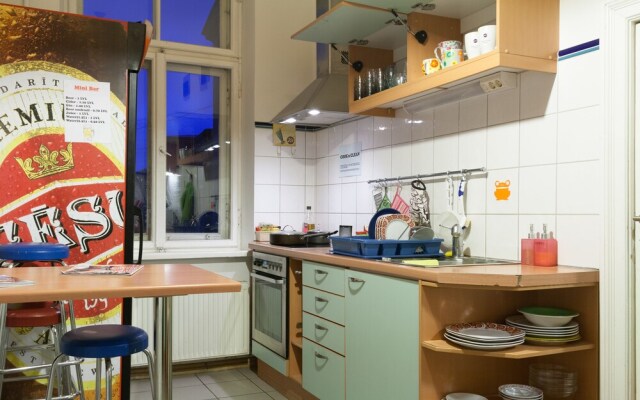 Funky Backpackers Hostel & Apartments