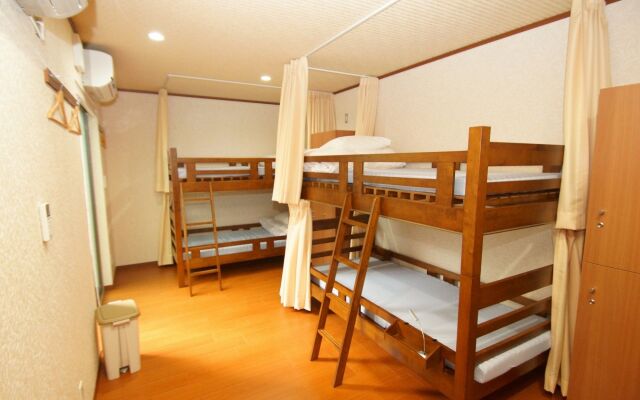 Guesthouse Na-No-Hana - Caters to Women - Hostel