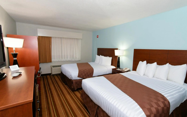 Rock Island Inn & Suites Marshalltown