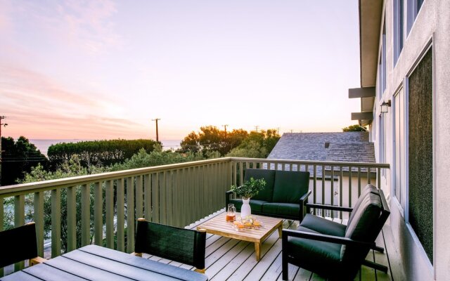 Pacifica by AvantStay | Ocean Getaway w/ Sunset Views | Sleeps 24!