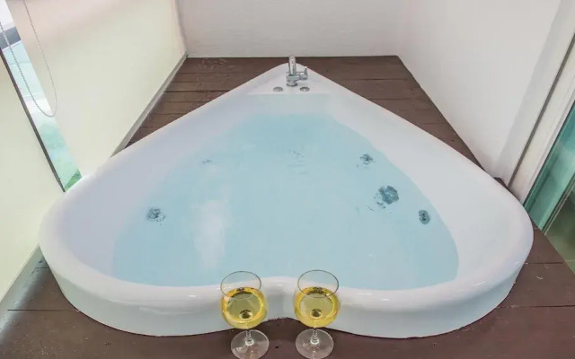 Geoje Rockspa Pension