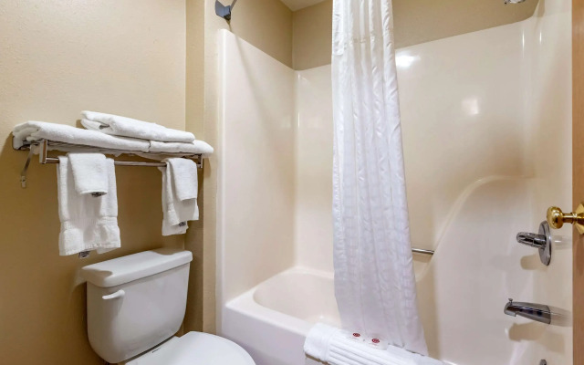 Comfort Inn & Suites Cedar Rapids North - Collins Road