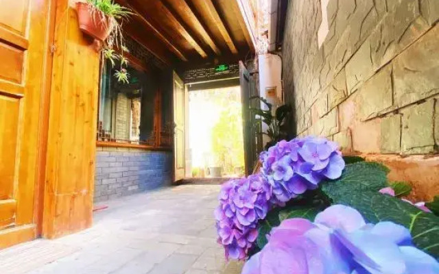 Lijiang Ancient City Jiebanxing Inn (Wuyi Street Branch)
