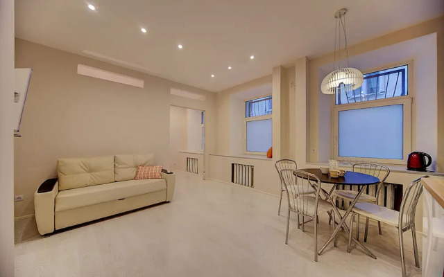 Home4day Apartment on Griboyedov Canal