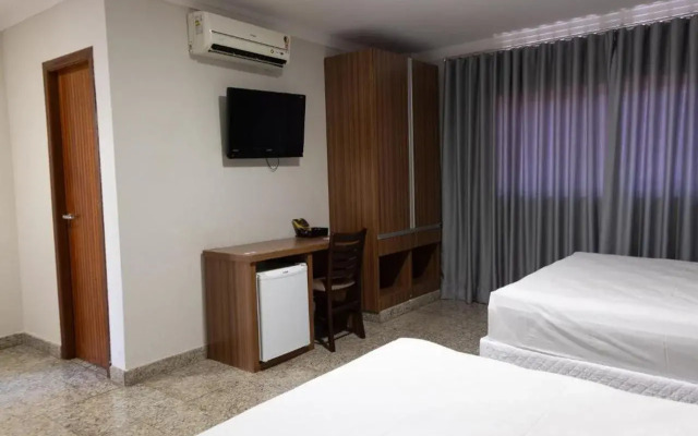 BOMBONATO HOTEL - Fácil Acesso ao Aeroporto e parque de Exposições ABCZ