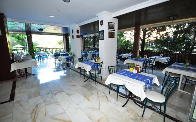 Navy Hotel