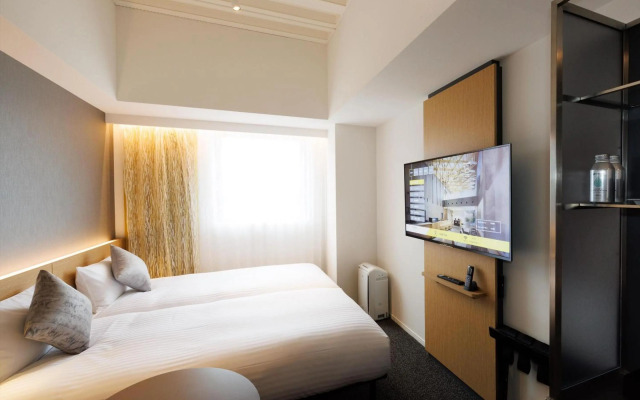 Cross Life Hakata Yanagibashi