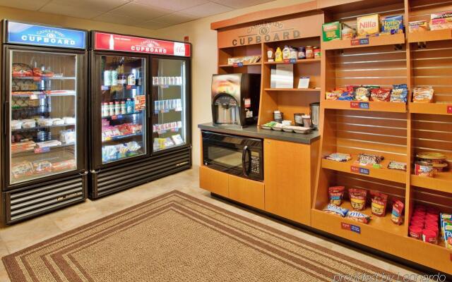 Candlewood Suites Kansas City Airport