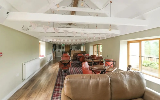 Harcombe House Bungalow 1