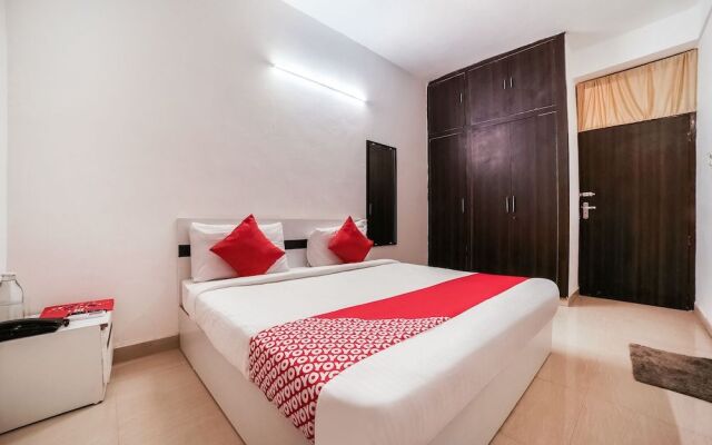 OYO Flagship 30197 Noida Sector 43