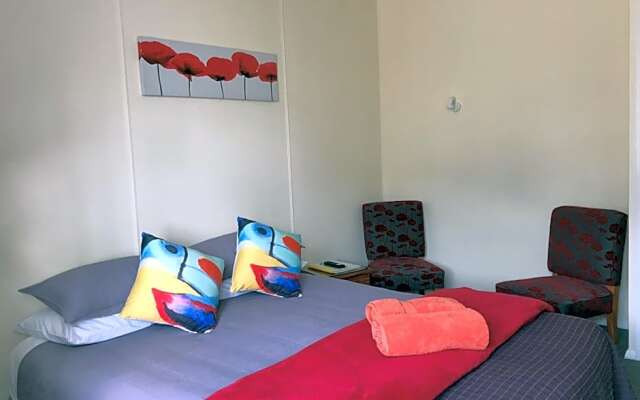 Picton House B&B and Motel